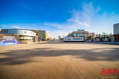 福田汽車長(zhǎng)沙超卡工廠迎來(lái)新能源時(shí)代